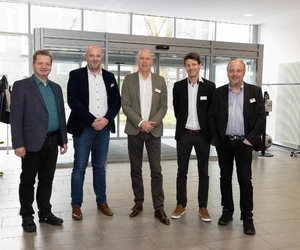 Gemeinsam mit Rüdiger Brechler von der EANRW GmbH (l.) informierten die Verantwortlichen der GSW über das Thema Sonnenenergie (v.l.): Christopher Gersch, Jochen Baudrexl (GSW-Geschäftsführer), Alexander Behler und Thomas Gaide (Leiter Vertrieb und Beschaf