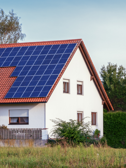 Wohnhaus mit einem Solar-PV-Dach