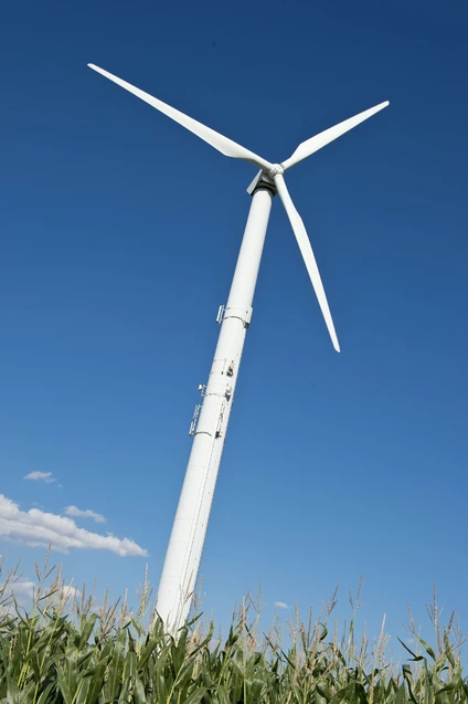 In einer Bietergemeinschaft mit der Hertener Stadtwerke GmbH und der Trianel Wind & Solar GmbH und Co. KG haben sich die Gemeinschaftsstadtwerke für die Errichtung von Windenergieanlagen auf der Halde Großes Holz in Bergkamen beworben.