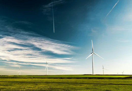 Windräder auf Feld