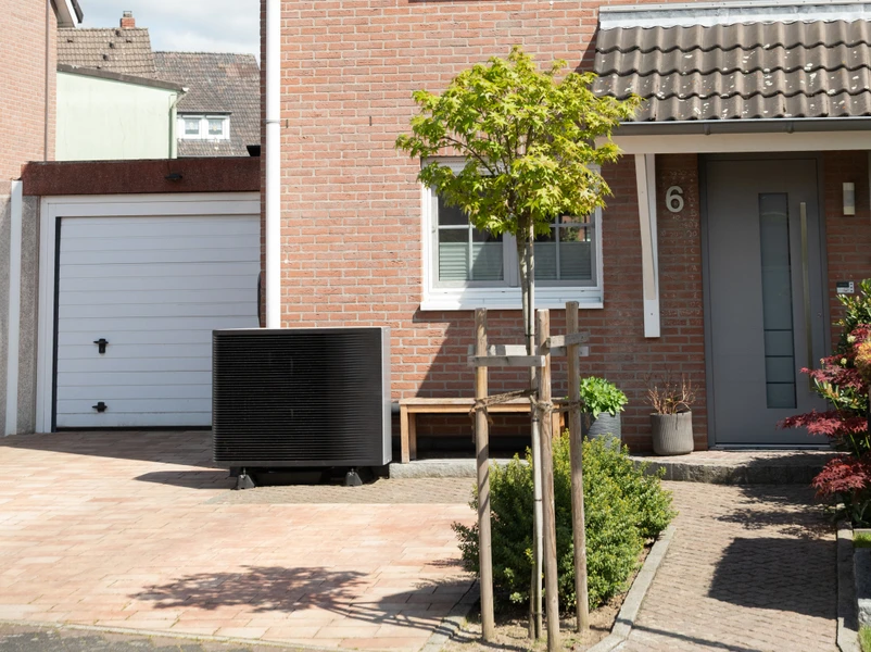 Haus mit Solarpaneelen